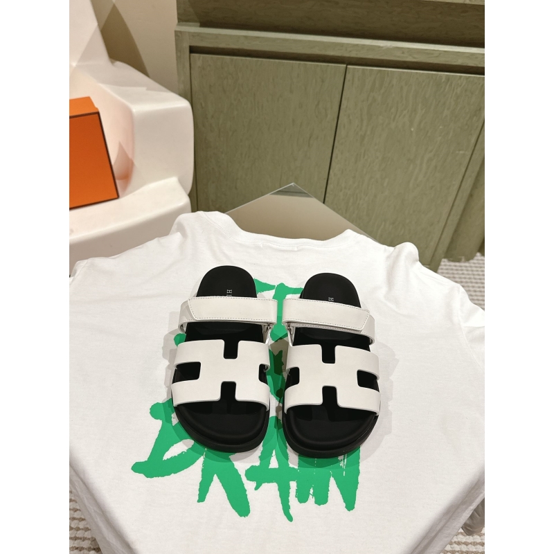 H**mes slippers